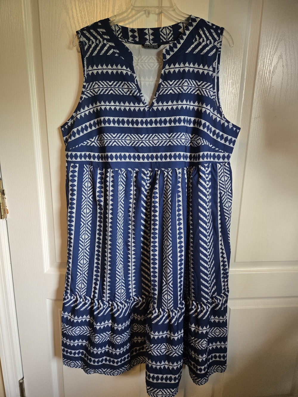BloomChic Navy and White Sleeveless Midi Dress